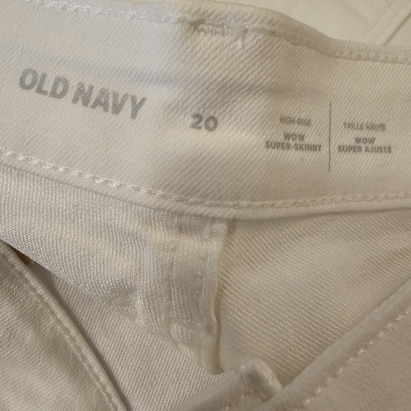 White Old Navy Women's High-Waisted Wow Skinny Jeans - Picture 4 of 7